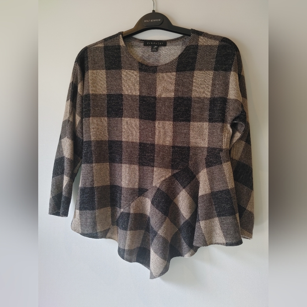 Periphery Check Asymmetrical Top Size Small